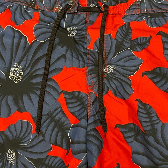 Old Navy Men's Swimsuit, XXL, no liner, blue & red with big flower design - Picture 2 of 6